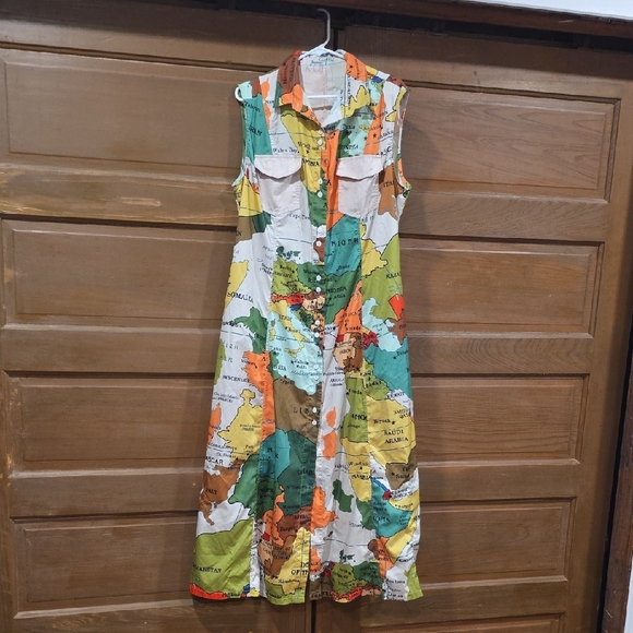 Sleeveless Button-Front Midi Dress in Multi Map Print - Picture 5 of 8